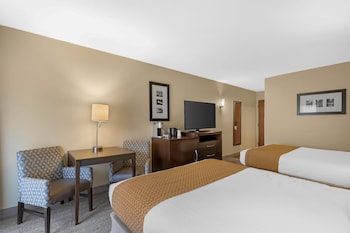 Standard Room, 2 Queen Beds, Balcony, Golf View