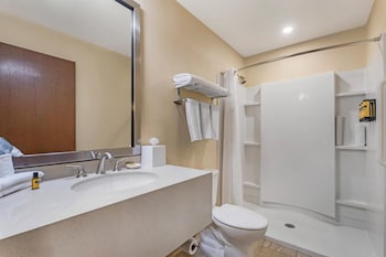 Standard Room, 1 Queen Bed, Accessible, Non Smoking