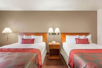 Room, 2 Queen Beds, Non Smoking