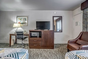 Standard Room, 2 Queen Beds, Non Smoking