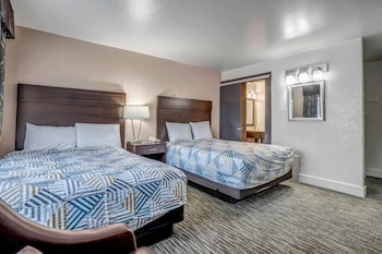 Standard Room, 2 Queen Beds, Non Smoking