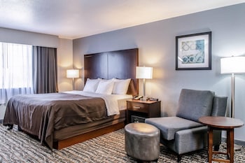 Suite, 1 King Bed, Non Smoking, Hot Tub