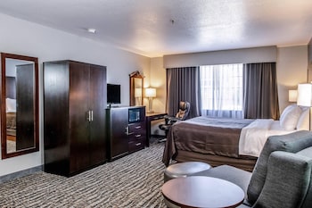 Suite, 1 King Bed, Non Smoking, Hot Tub