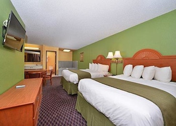 Suite, Multiple Beds, Accessible, Non Smoking