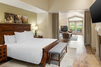 Grand Suite, 1 King Bed, Fireplace (Bungalow)