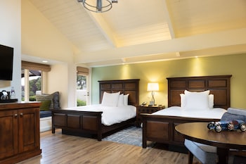 Deluxe Bungalow, 2 Queen Beds (Bungalow Deluxe Double Queen)