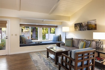 Premier Suite, 1 King Bed, Mobility Accessible (Bungalow)