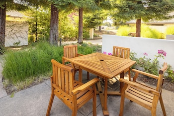 Premier Suite, 1 King Bed, Mobility Accessible (Bungalow)