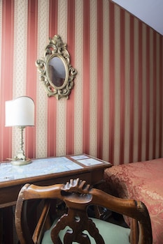 Classic Single Room