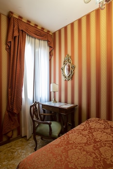 Classic Single Room