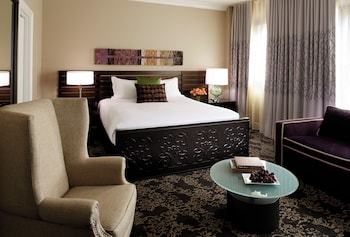 Premium Room, 1 King Bed with Sofa bed, City View