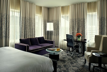 Studio Suite, 1 King Bed, Corner