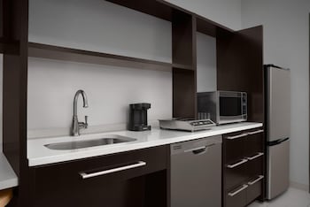 Suite, 1 King Bed, Accessible, Non Smoking (Roll In Shower)