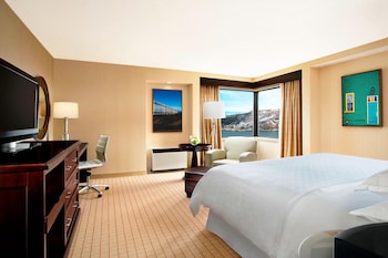 Room, 1 King Bed, Corner