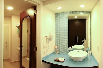 Deluxe Room, 1 King Bed