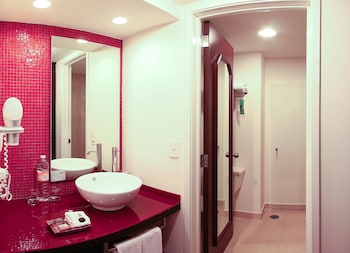 Deluxe Room, 1 King Bed