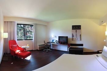 Superior Room, 1 King Bed