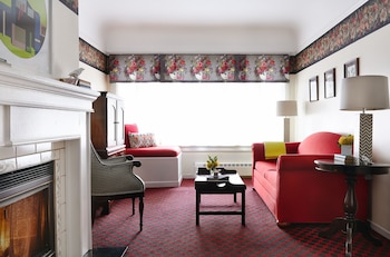 Deluxe Studio Suite