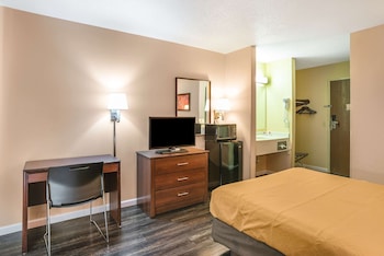 Standard Room, 1 Queen Bed, Non Smoking