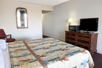 Room, 1 King Bed, Smoking, Kitchenette