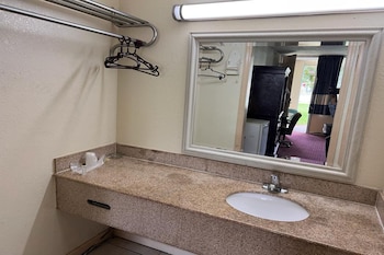 Room, 1 King Bed, Smoking, Jetted Tub