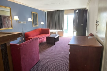 Room, 1 King Bed, Non Smoking, Kitchenette