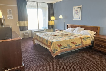 Room, 1 King Bed, Smoking, Kitchenette