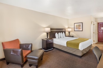 Standard Room, 1 King Bed, Non Smoking, Refrigerator