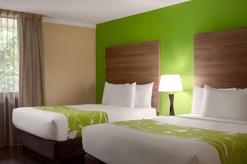 Room, 2 Queen Beds, Accessible, Non Smoking (Roll In Shower)