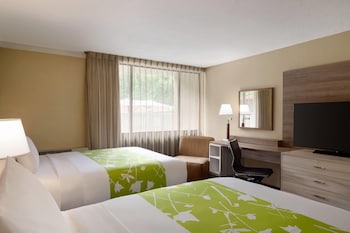 Room, 2 Queen Beds, Non Smoking