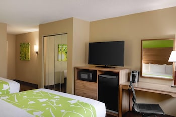 Room, 2 Queen Beds, Accessible, Non Smoking