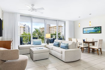 Villa, 2 Bedrooms, Poolside (Mobility Accessible, Roll-In Shower)