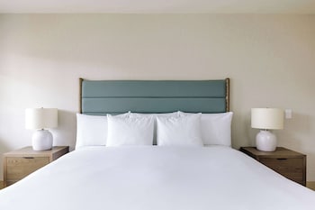 Room, 1 King Bed, Non Smoking (Balcony View)