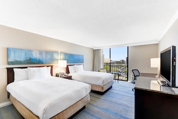 2 Double Beds High Floor