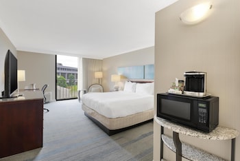 Premium Room, 1 King Bed, Fridge and Microwave