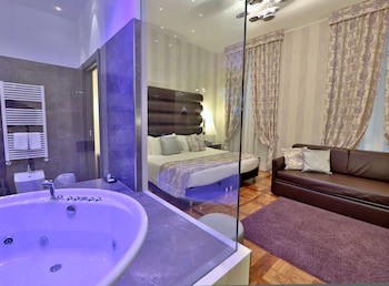 Deluxe Room, 1 Queen Bed