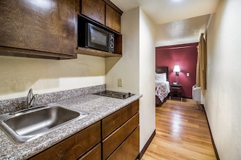 Suite, 1 King Bed, Non Smoking, Kitchenette