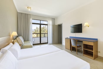 Big Family Communicated Rooms