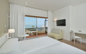 Sol Room Xtra Sea View