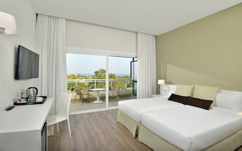 Suite (Xtra Sol Suite 2Adults 2Kids)