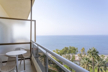 Family Lateral Sea view (2 adults+2 children)