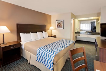 Room, 1 King Bed, Non Smoking