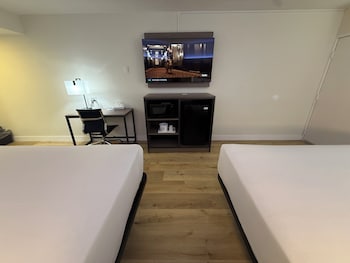 Room, 1 King Bed, Non Smoking