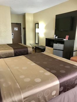 Standard Room, 2 Queen Beds, Non Smoking