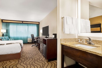 Classic Room, 1 King Bed, Accessible, Non Smoking (Mobility Accessible)