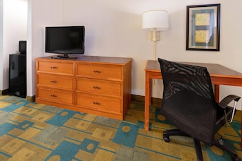 Room, 2 Double Beds, Mobility Accessible, Non Smoking (Mobility, Roll-in Shower)