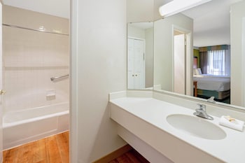 Executive Room, 1 King Bed, Non Smoking