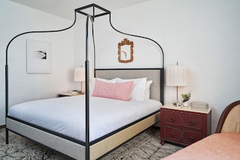 Room, 1 King Bed, Accessible (Shower)