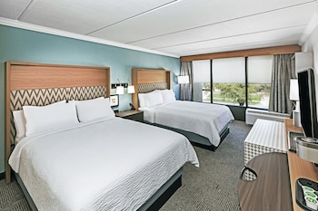 Standard Room, 2 Queen Beds (Walk-In Shower)