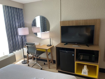 Standard Room, 2 Queen Beds, Accessible